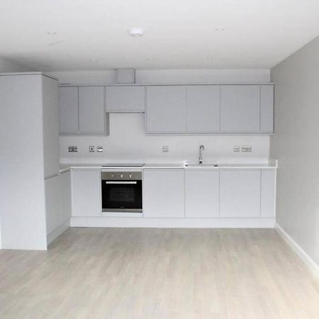 Apartamento Marvellous New Build 2 Bed Flat - 1 Ophelia Court Epsom Exterior foto
