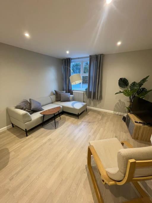 Apartamento Marvellous New Build 2 Bed Flat - 1 Ophelia Court Epsom Exterior foto