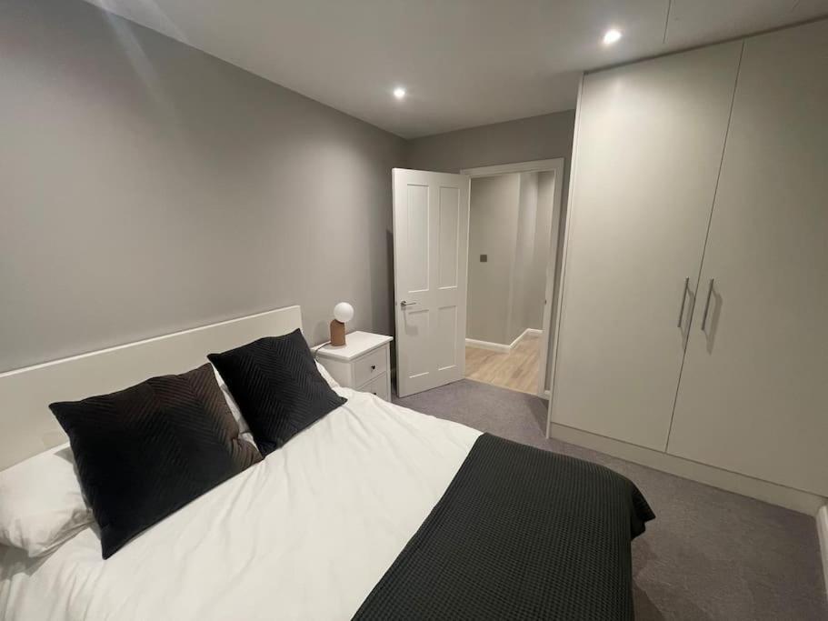 Apartamento Marvellous New Build 2 Bed Flat - 1 Ophelia Court Epsom Exterior foto